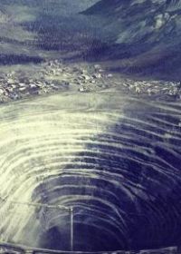 Белая стена